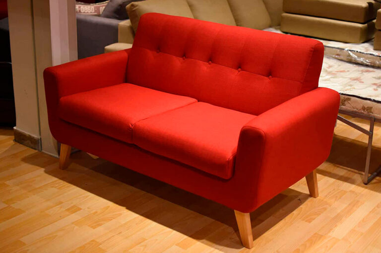 sofa nordico rojo